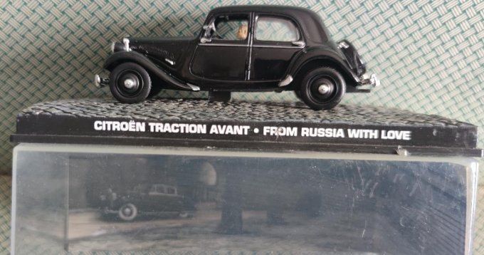 Citroen Traction avant - From Russia with love James Bond 007