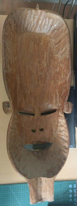 Masque femme Sénégalaise sculpture massive bois Cola rouge 1970